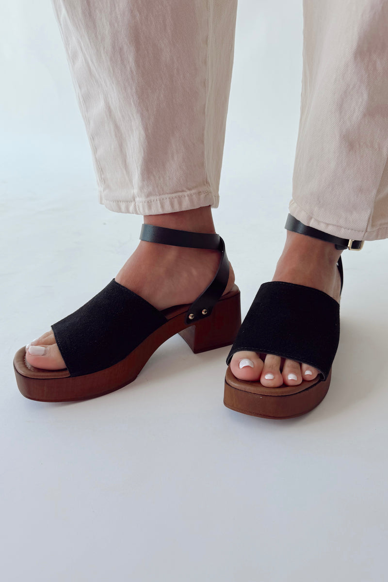 Seychelles: Step Forward Heel in Black Suede – Piper & Scoot