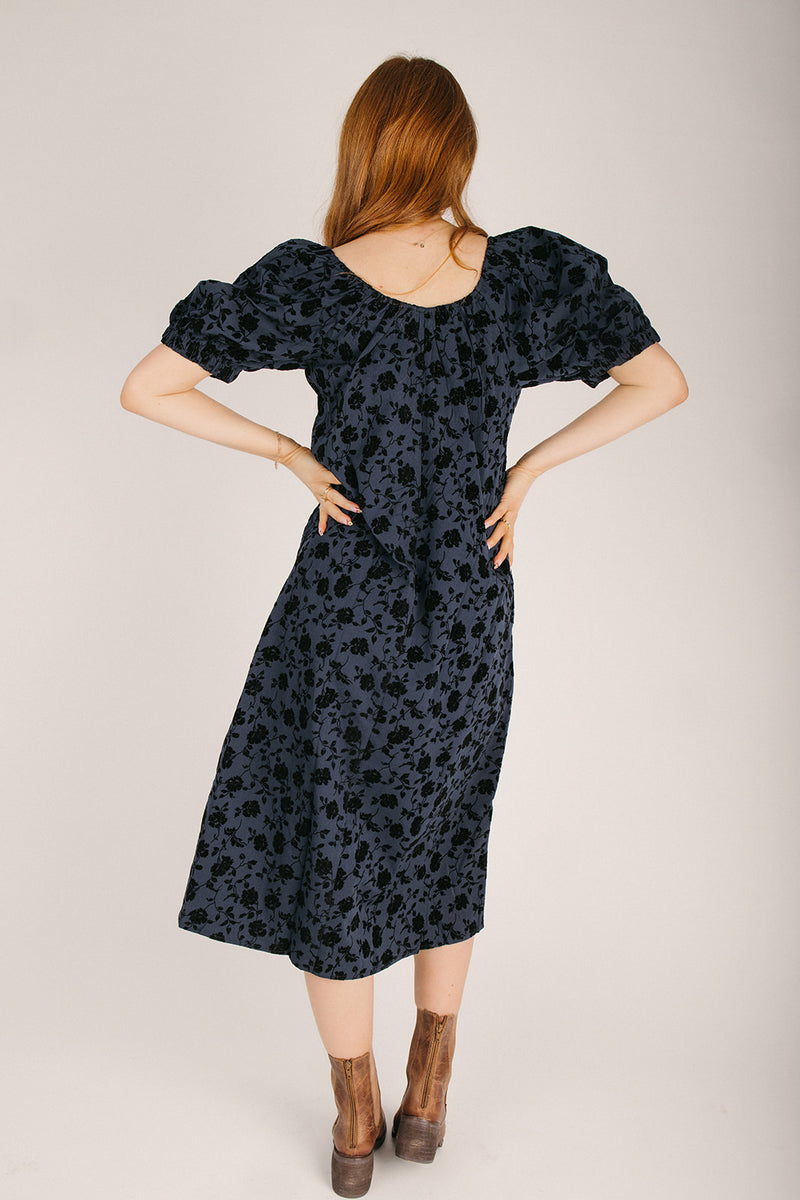 The Slauson Velvet Floral Midi Dress in Navy + Black – Piper & Scoot