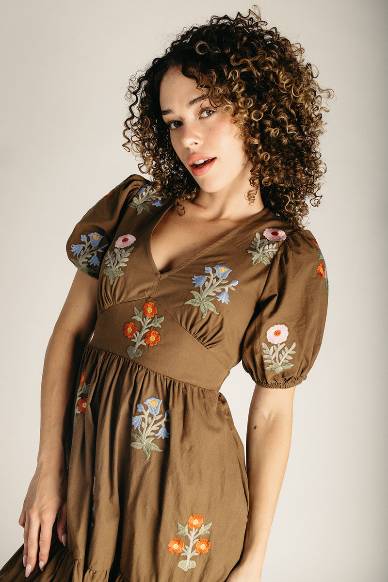 midi embroidered dress The Lundeen in Chestnut Small Cardini s Original Caesar 外景夜景 Crafted for comfort and Size:FR 34