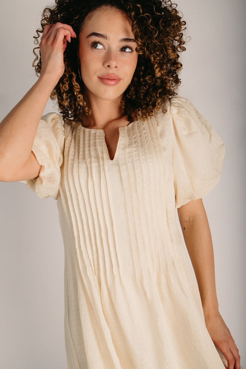 The Safley Textured Midi Dress in Ivory Large