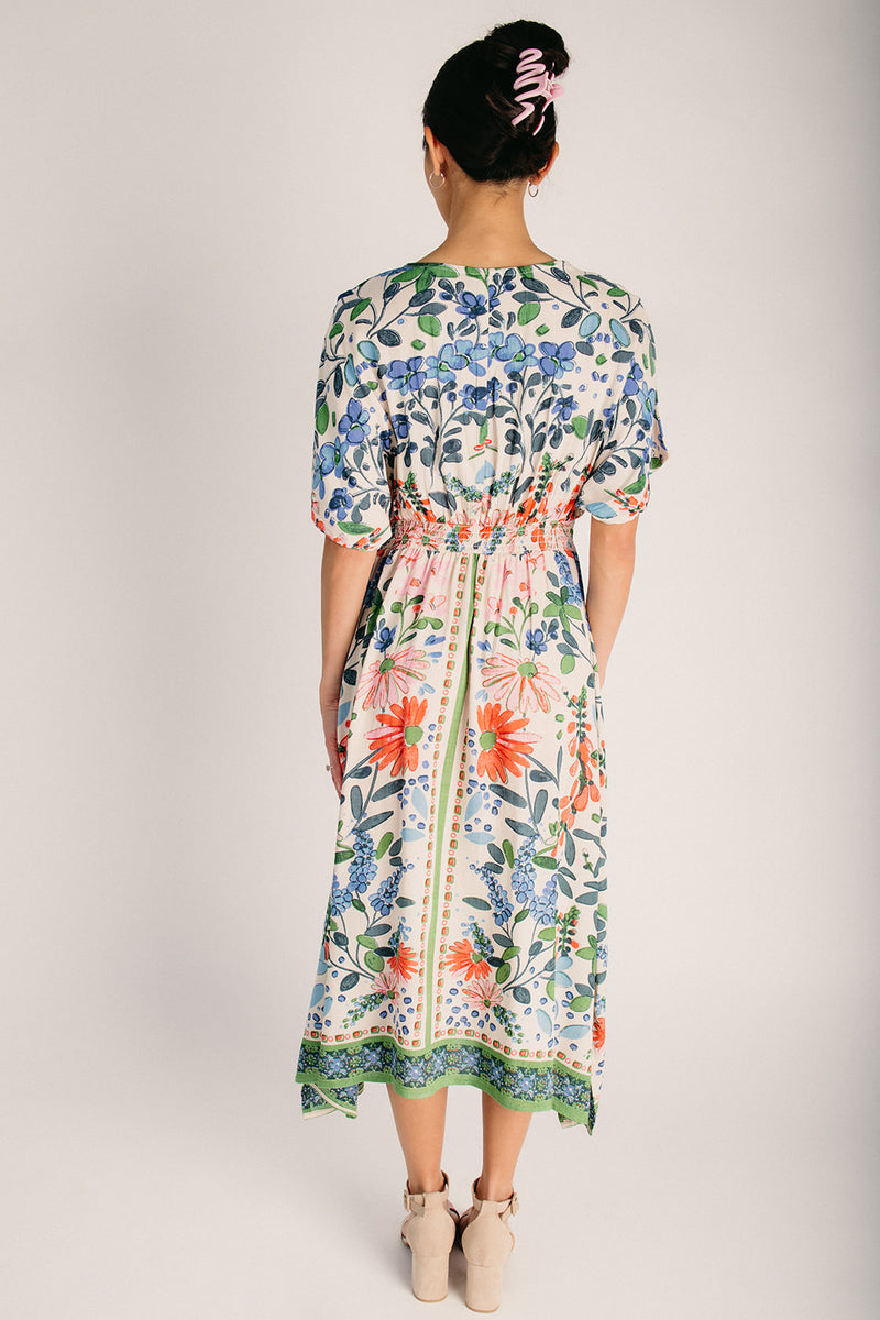 The Elberta Printed V-Neck Maxi Dress in Cream Small