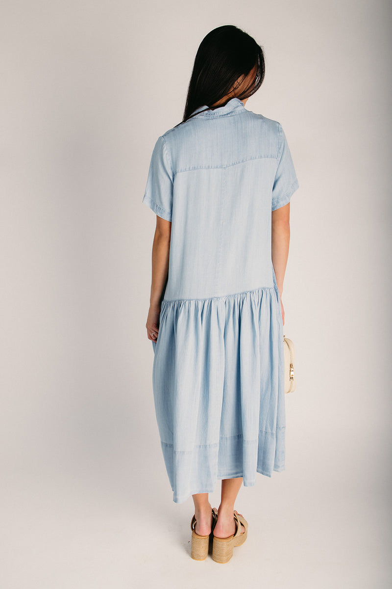 The Buxton Button-Up Chambray Dress in Light Blue – Piper & Scoot