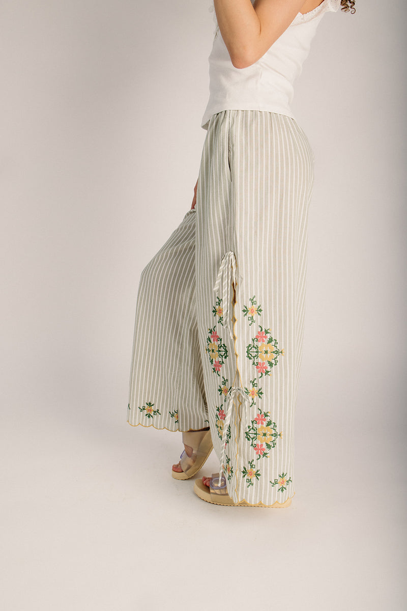 The Exler Floral Embroidered Pant in Sage – Piper & Scoot