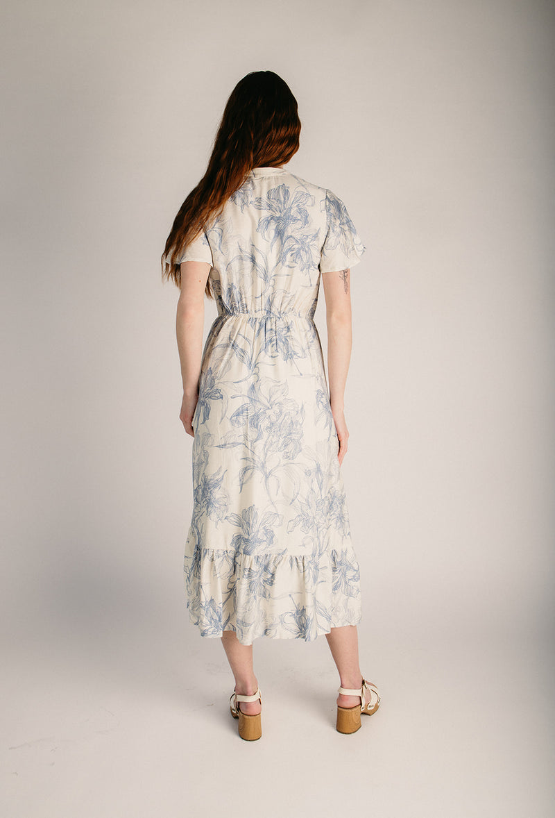 patterned midi dress Milla Women's Charming Blue Hydrangea-Patterned Organza Midi Dress
