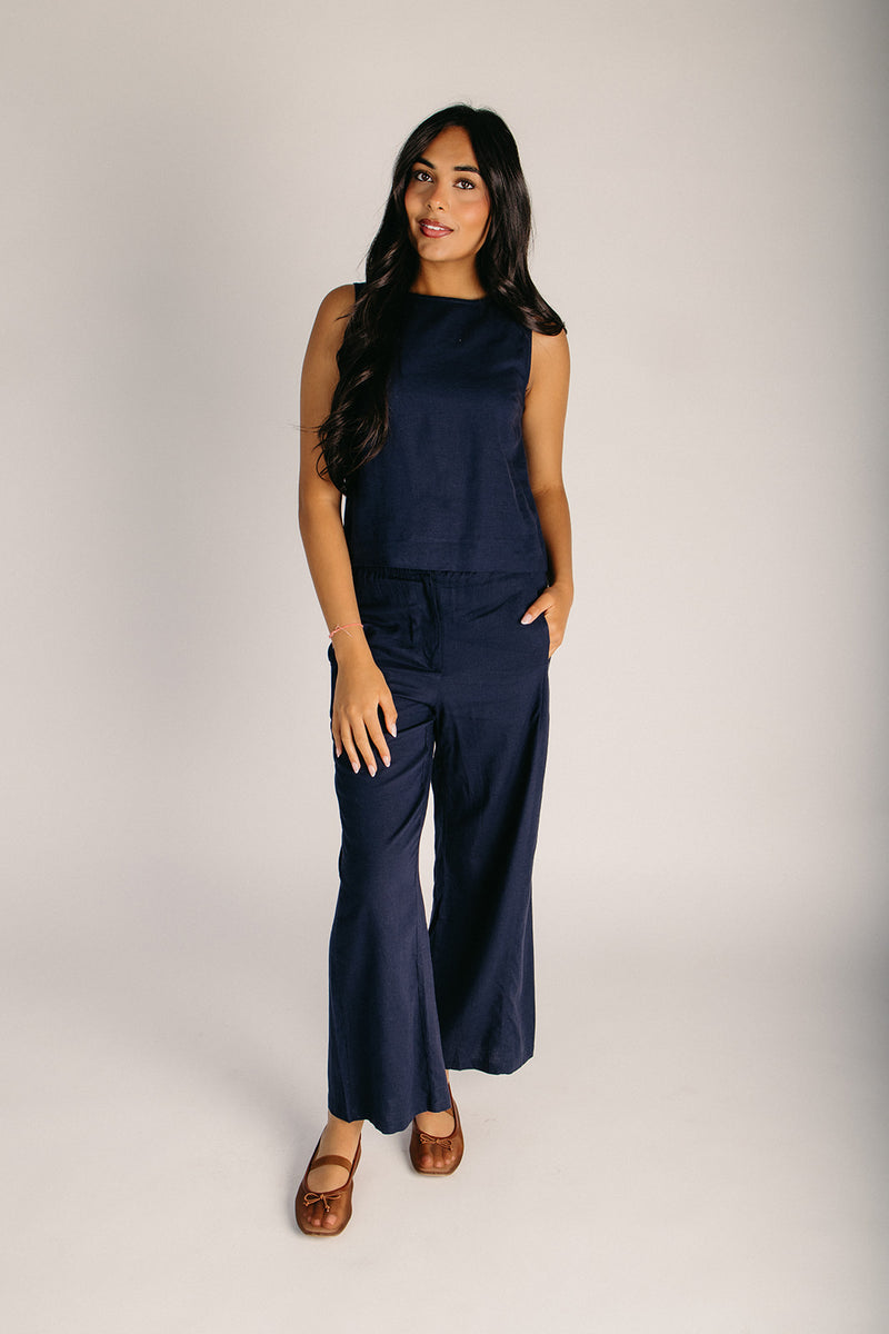 The Helix Button-Back Tank in Navy – Piper & Scoot