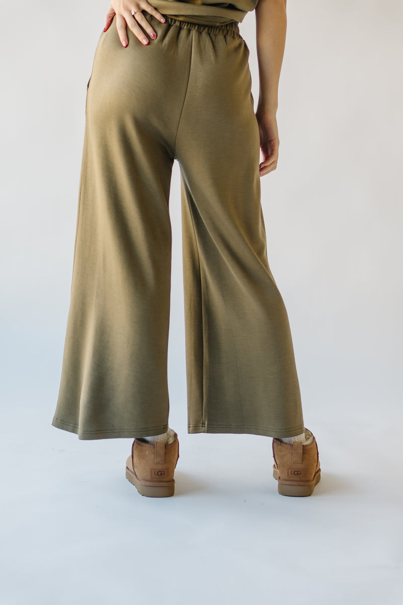 The Ronnie Basic Wide Leg Pant in Olive