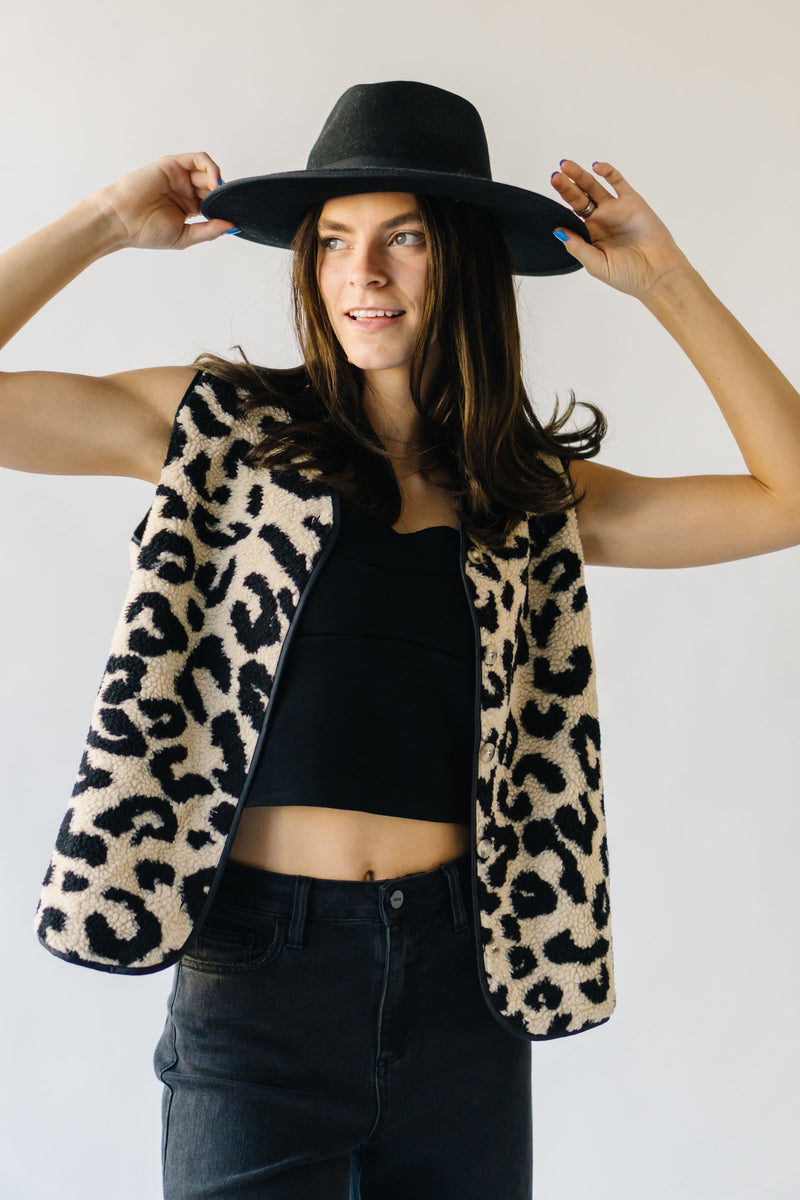 The Sabor Sherpa Vest in Leopard