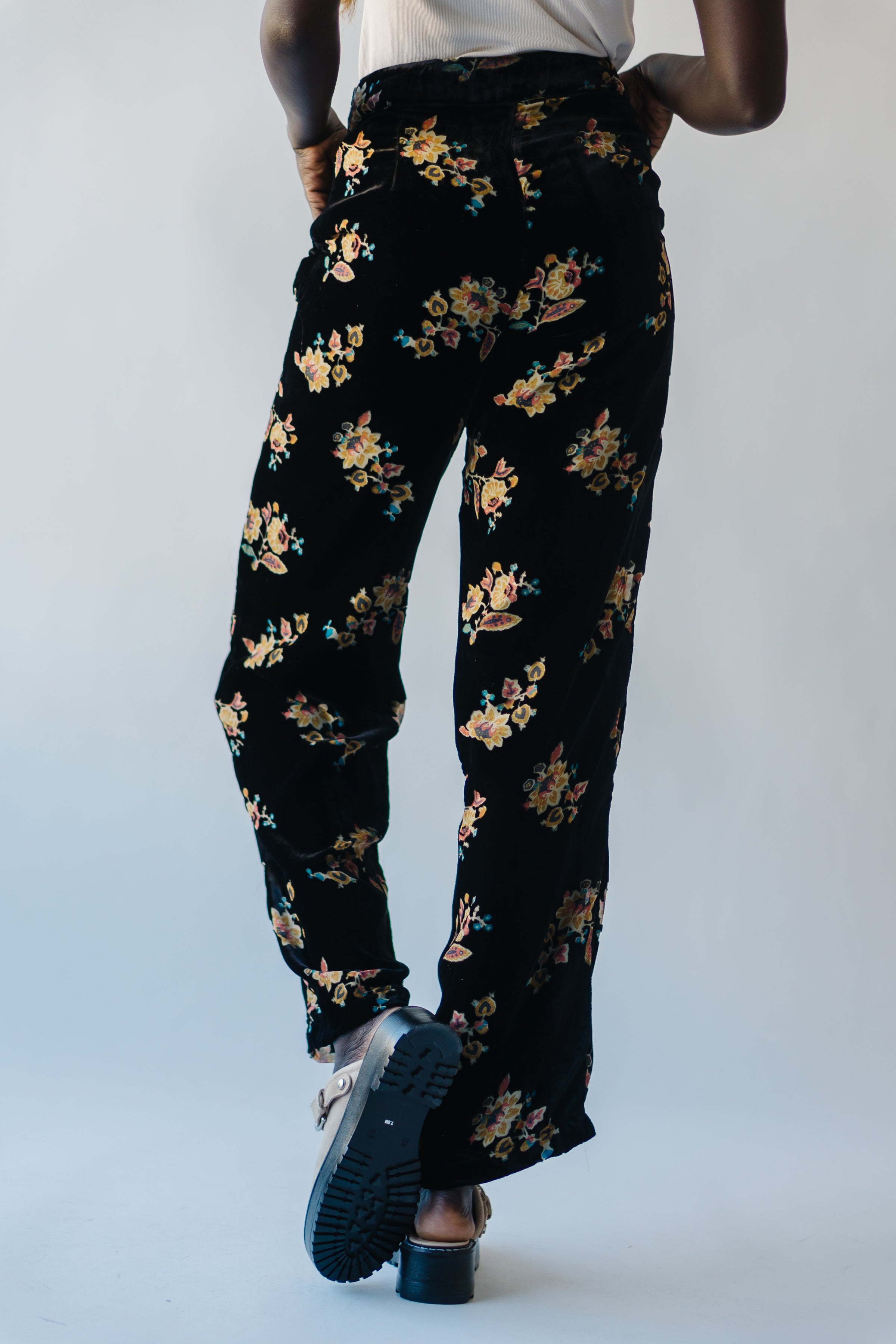 Chic Floral Pants | GRACE.GRIT.GLAMOUR. | Colorado Lifestyle & Fashion Over  40 Blog
