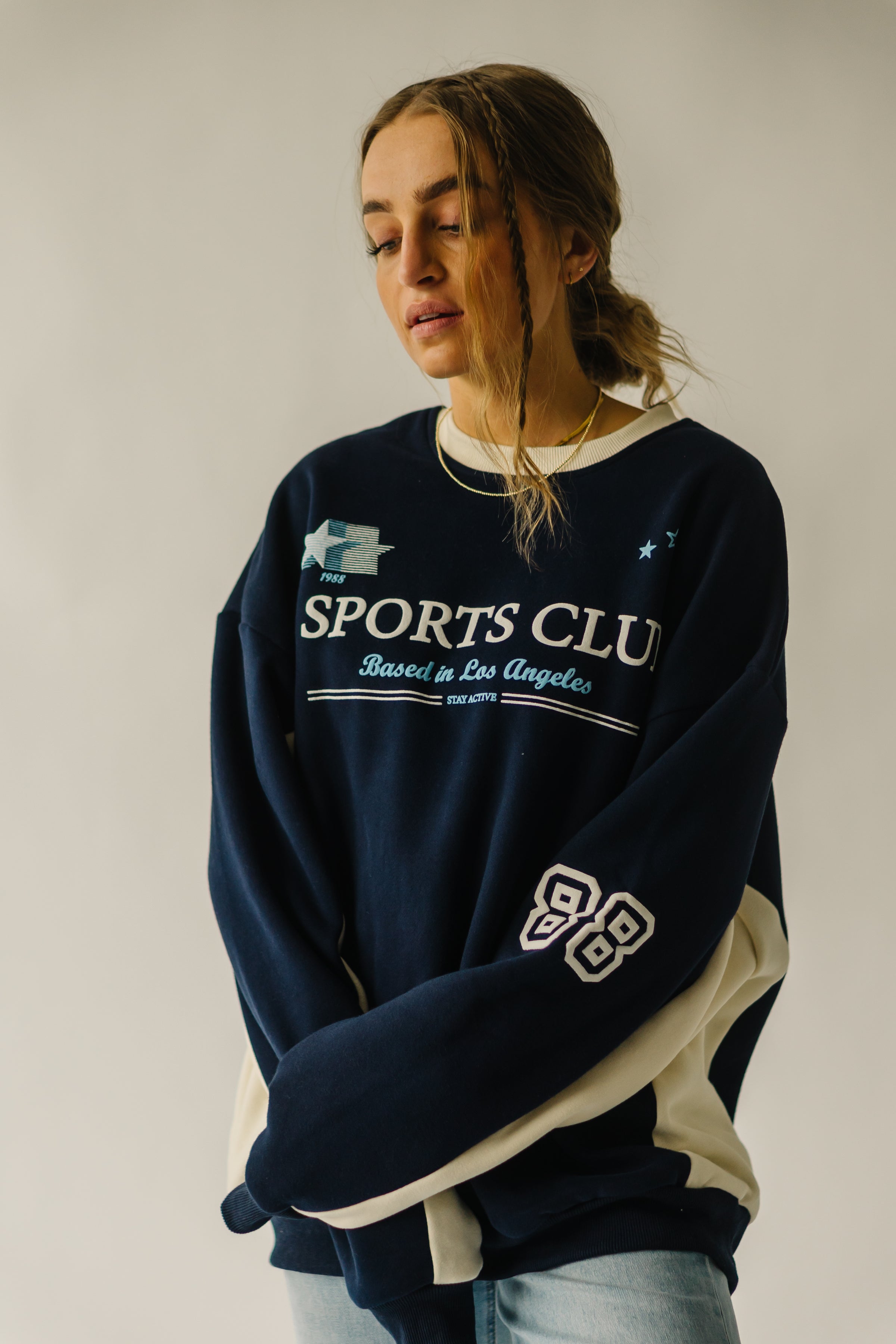 The Sports Club Graphic Pullover Piper Scoot Cream & + Navy in –