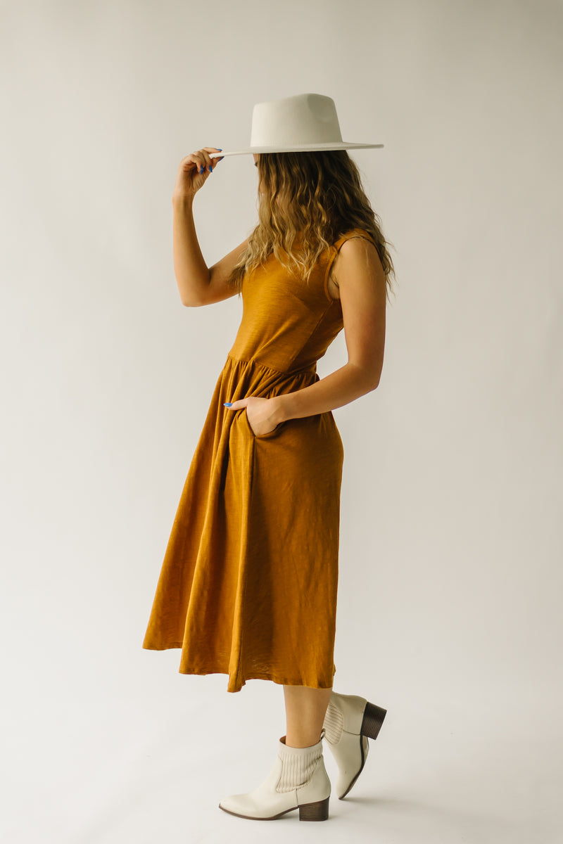 The Genoa Basic Midi Dress in Brown