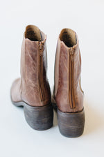 Matisse: Campello Chelsea Boot in Vintage Tan