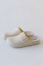 Melissa: Cozy Clog in Beige