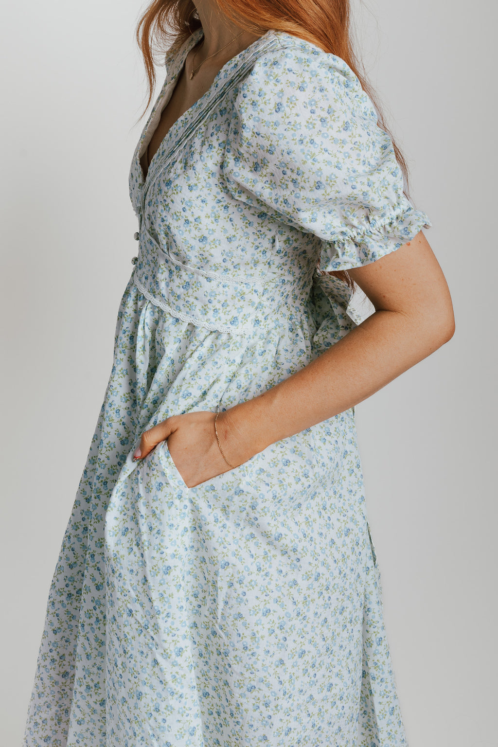 The Babitz Floral Button-Up Dress in Cornflower Blue – Piper & Scoot