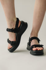 Chinese Laundry: Cashy Casual Sandal in Black