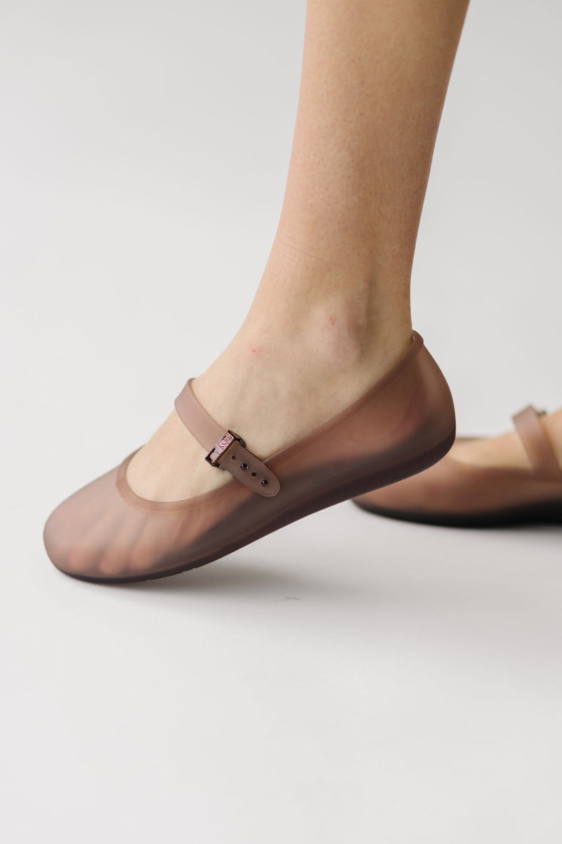 Melissa: The Soft Ballerina Sandal in Clear Brown