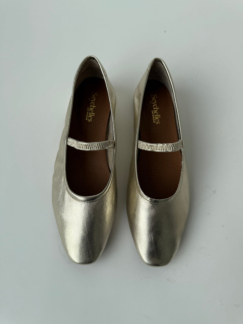 Seychelles: Sweetheart Flat in Metallic Light Gold