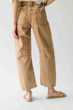 The Annie Slouchy Barrel Jean in Light Rust