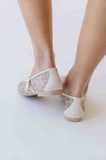 Dolce Vita: Roslyn Ballet Flats White Leopard Mesh