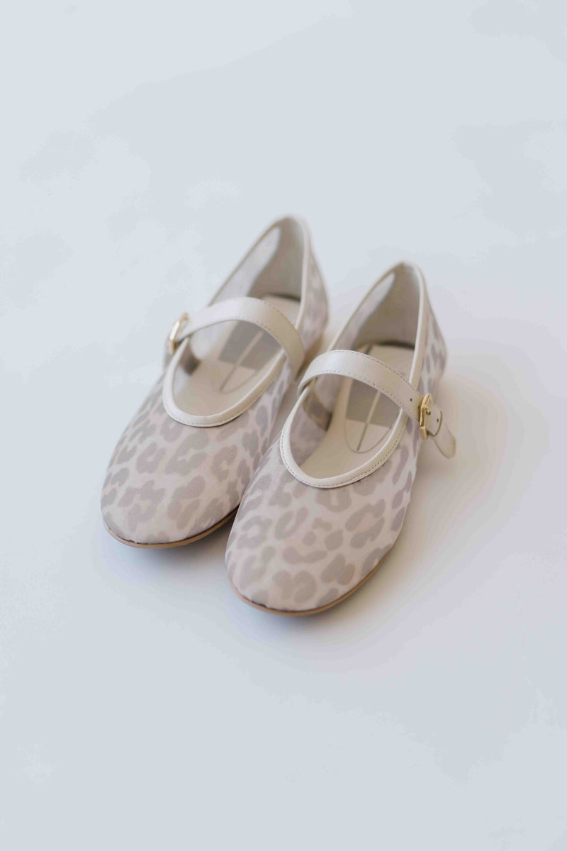 Dolce Vita: Roslyn Ballet Flats White Leopard Mesh