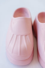 SOREL: Caribou™ Clog in Vintage Pink