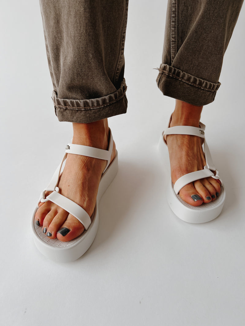 Melissa: Sun Downtown Platform in White (SHIPS IN 1 WEEK)