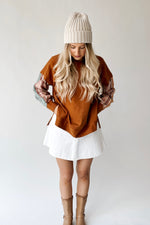 The Britta Contrast Sleeve Pullover in Mocha