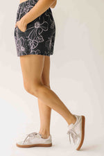 The Ross Ribbed Floral Short in Black