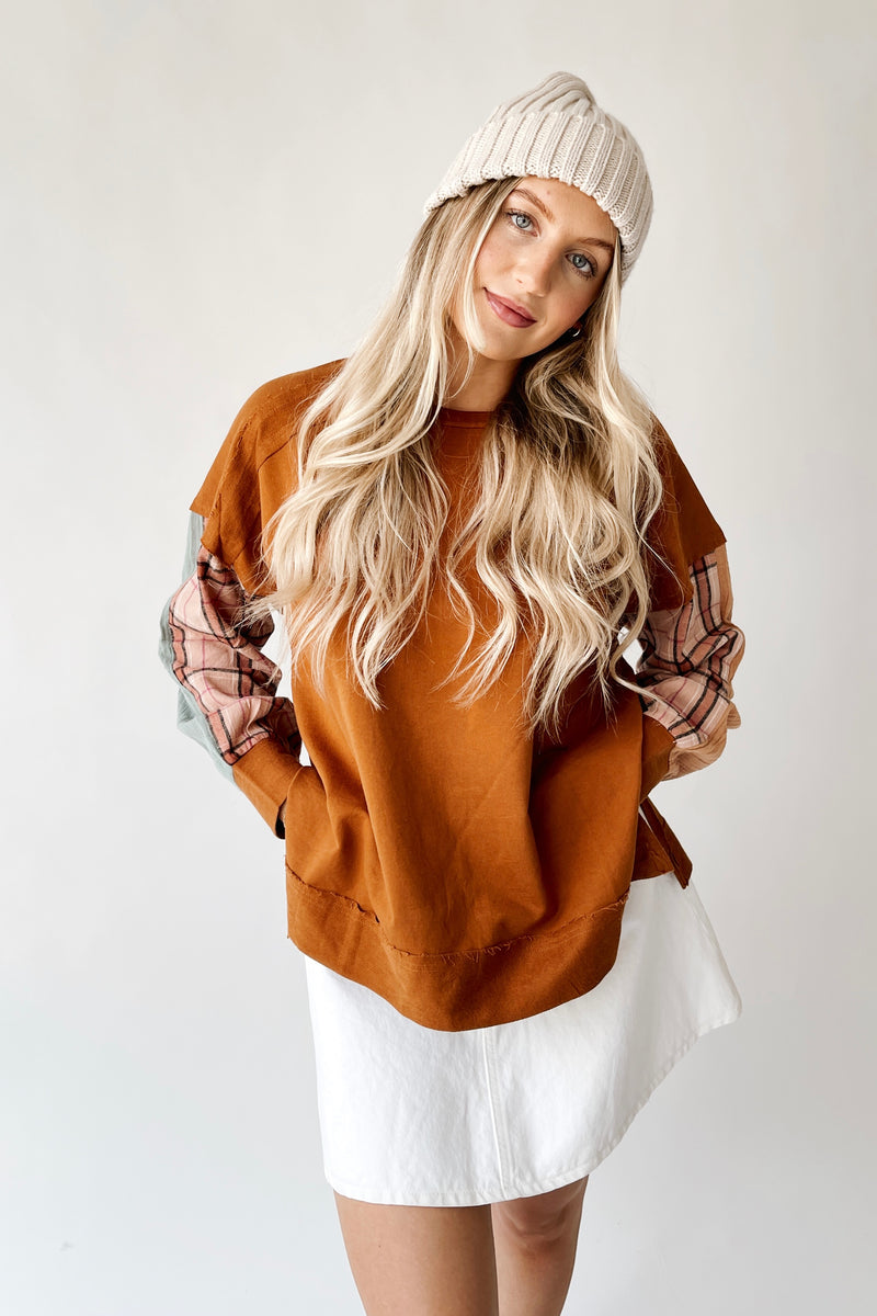 The Britta Contrast Sleeve Pullover in Mocha