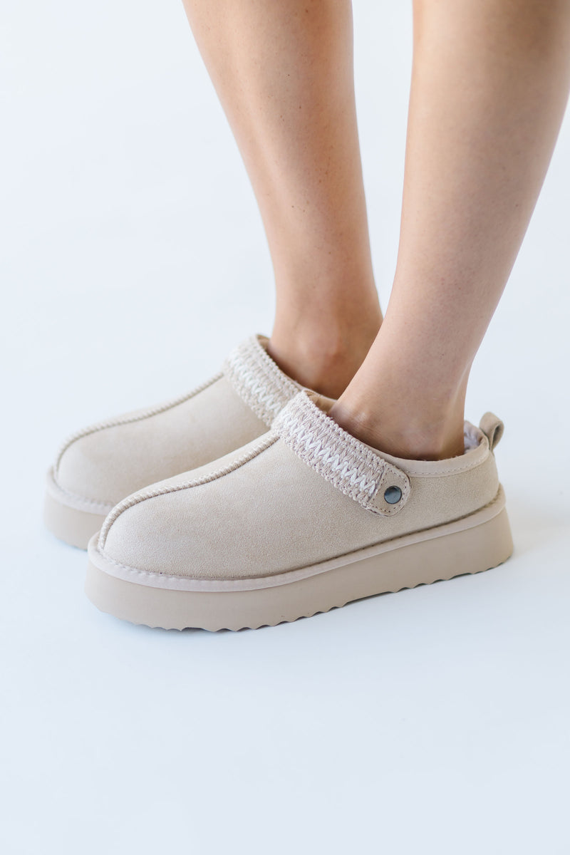 Beach by Matisse: Storm Cozy Clog in Natural