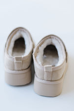 Beach by Matisse: Storm Cozy Clog in Natural