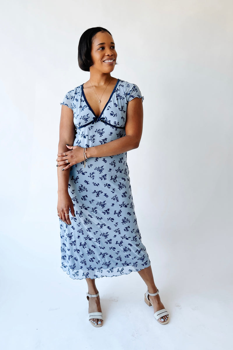 The Sasha Floral V-Neck Midi Dress in Blue