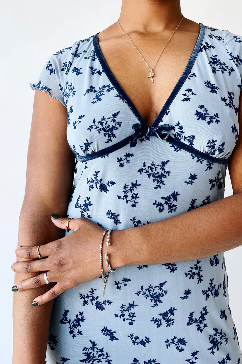 The Sasha Floral V-Neck Midi Dress in Blue