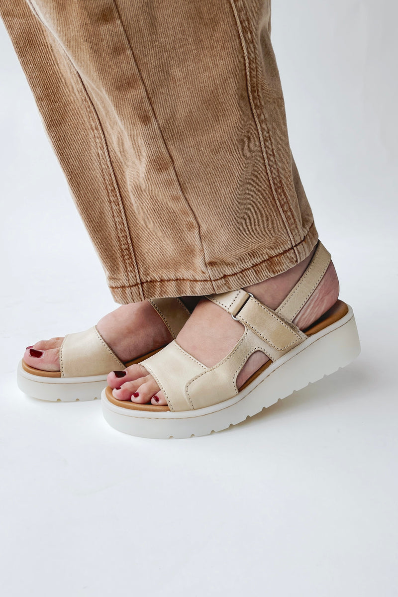 Born: Kit Sandal in Natural (PRE-ORDER: SHIPS IN 2 WEEKS)