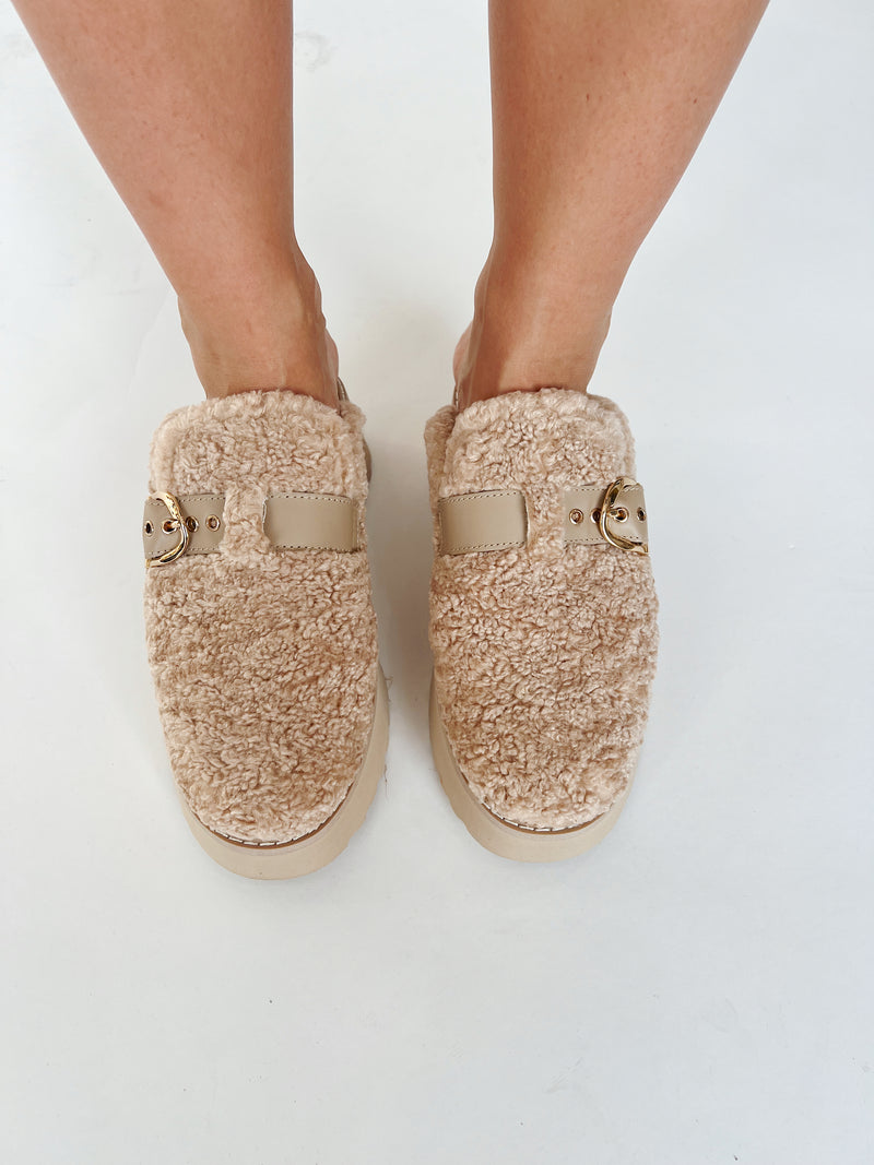 Dolce Vita: Lelani Plush Flat in Natural Plush