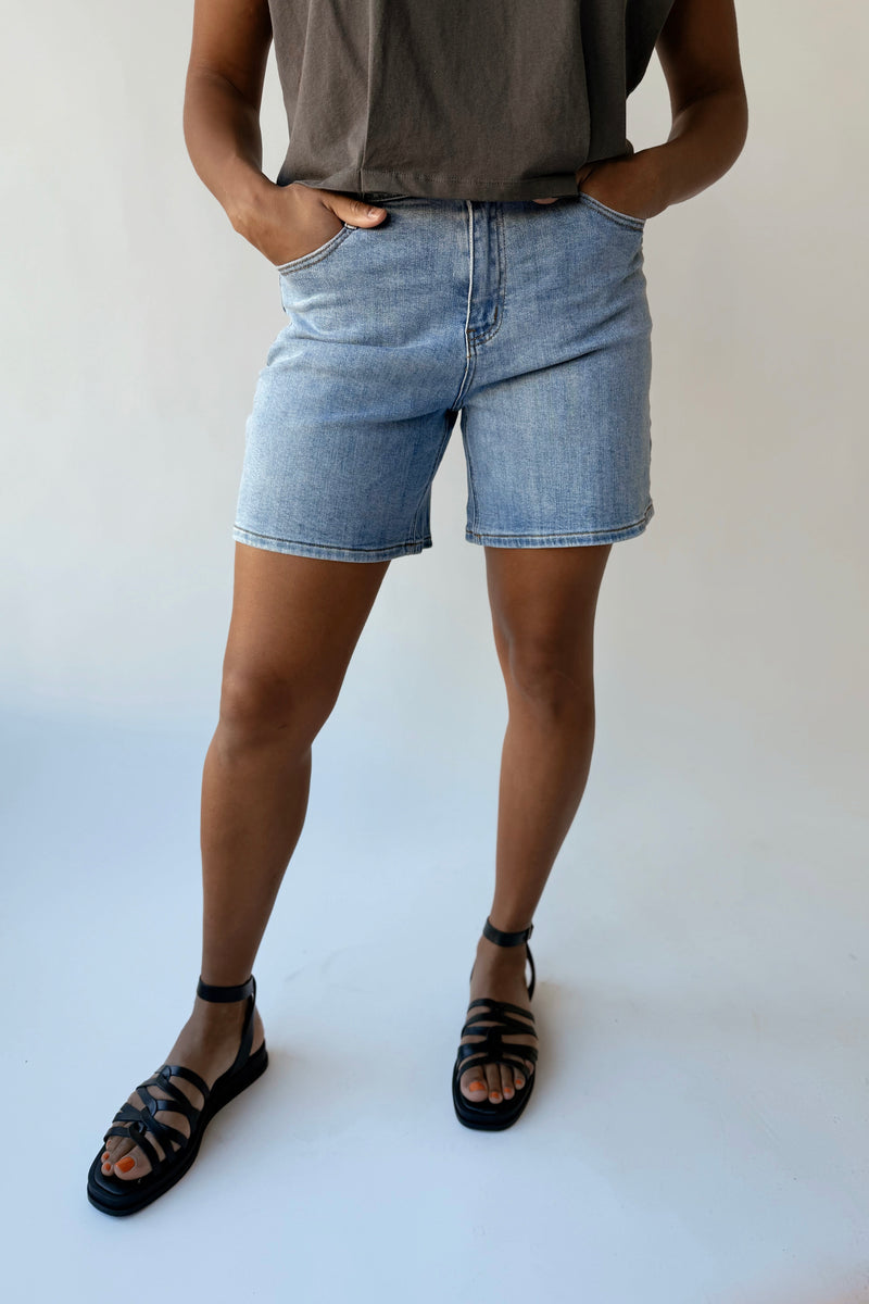 The Wagler Bermuda Mom Short in Medium Denim