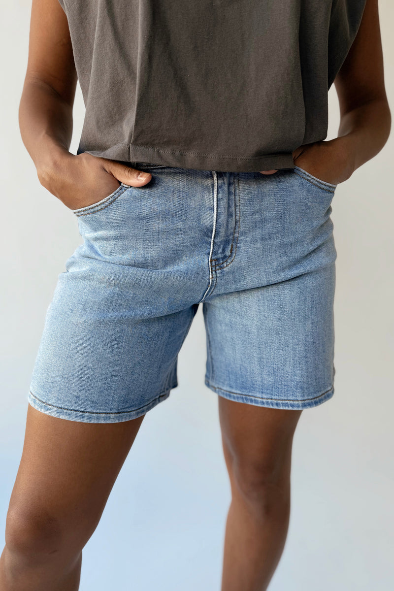 The Wagler Bermuda Mom Short in Medium Denim