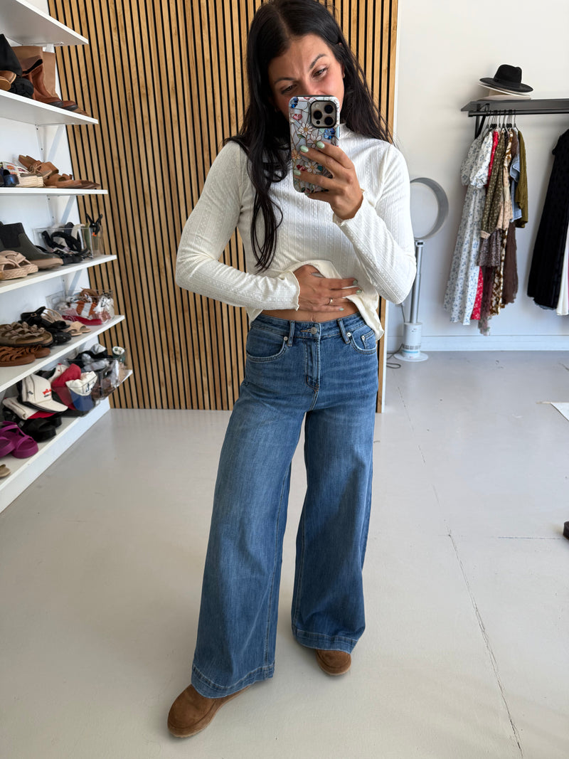 The Kaylee High Rise Slouchy Jean in Navy