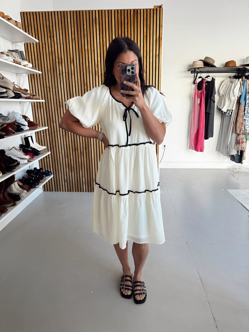 The Maglio Contrast Ruffle Dress in Ivory