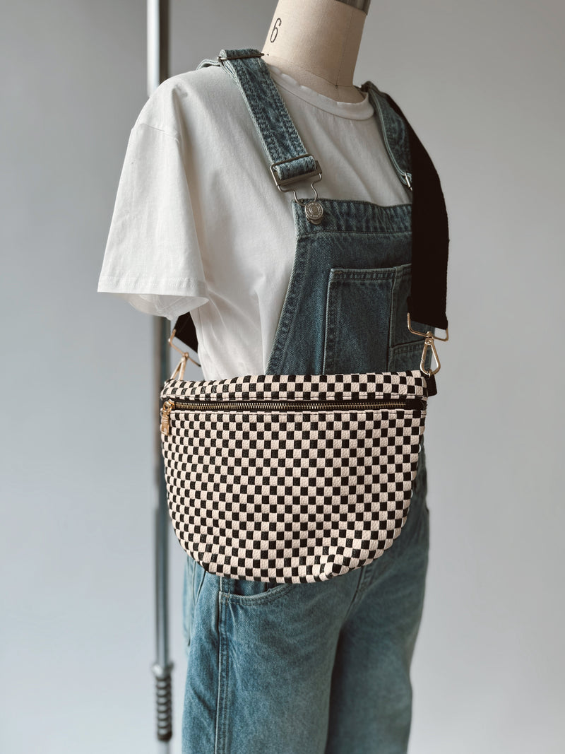 The Westlyn Woven Bag in Checkered Black