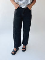 The Annie Slouchy Barrel Jean in Black