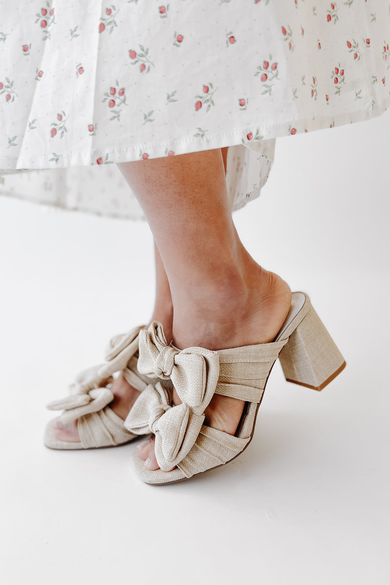 The Oscarson Double Bow Block Heel in Beige