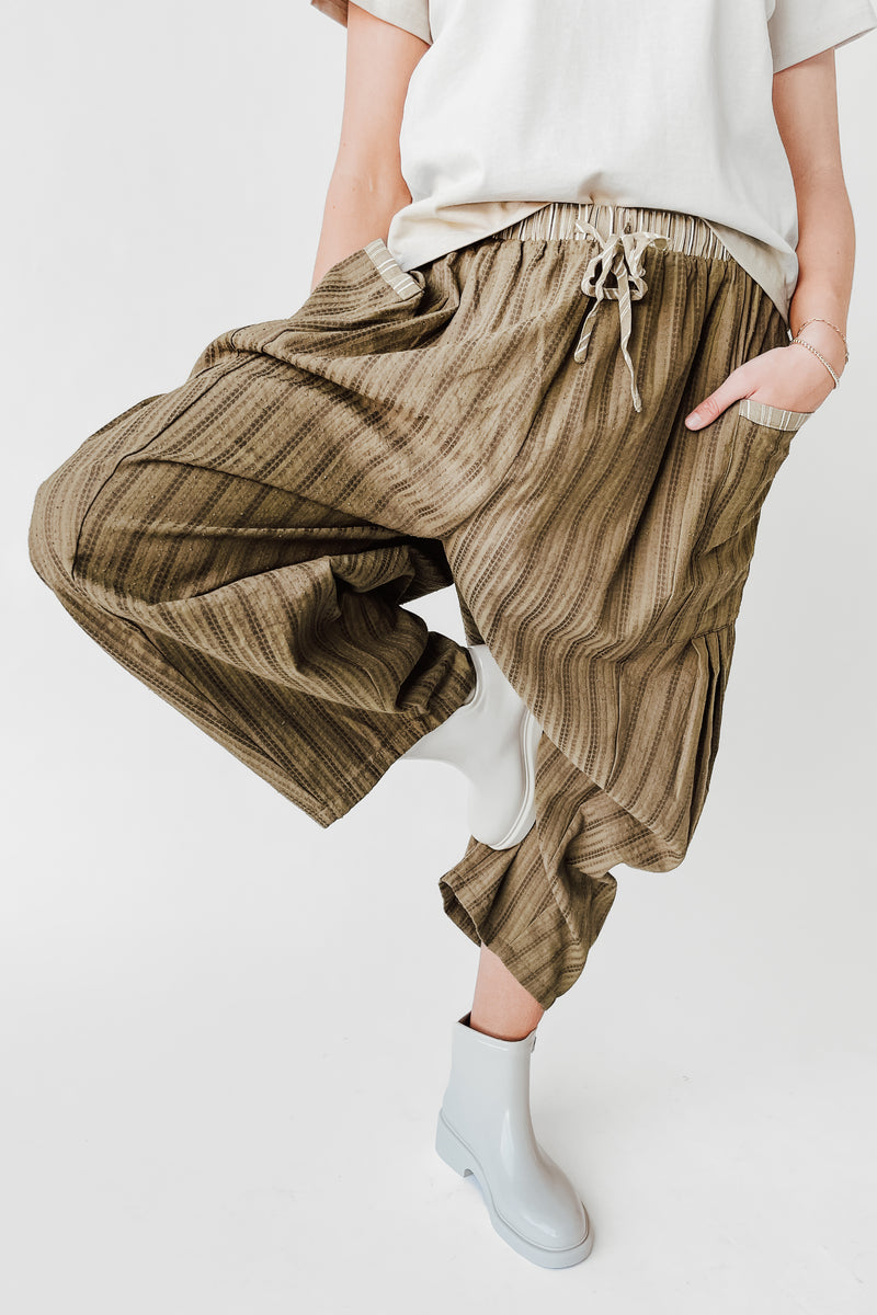 The Clarkston Textured Crop Pant in Olive