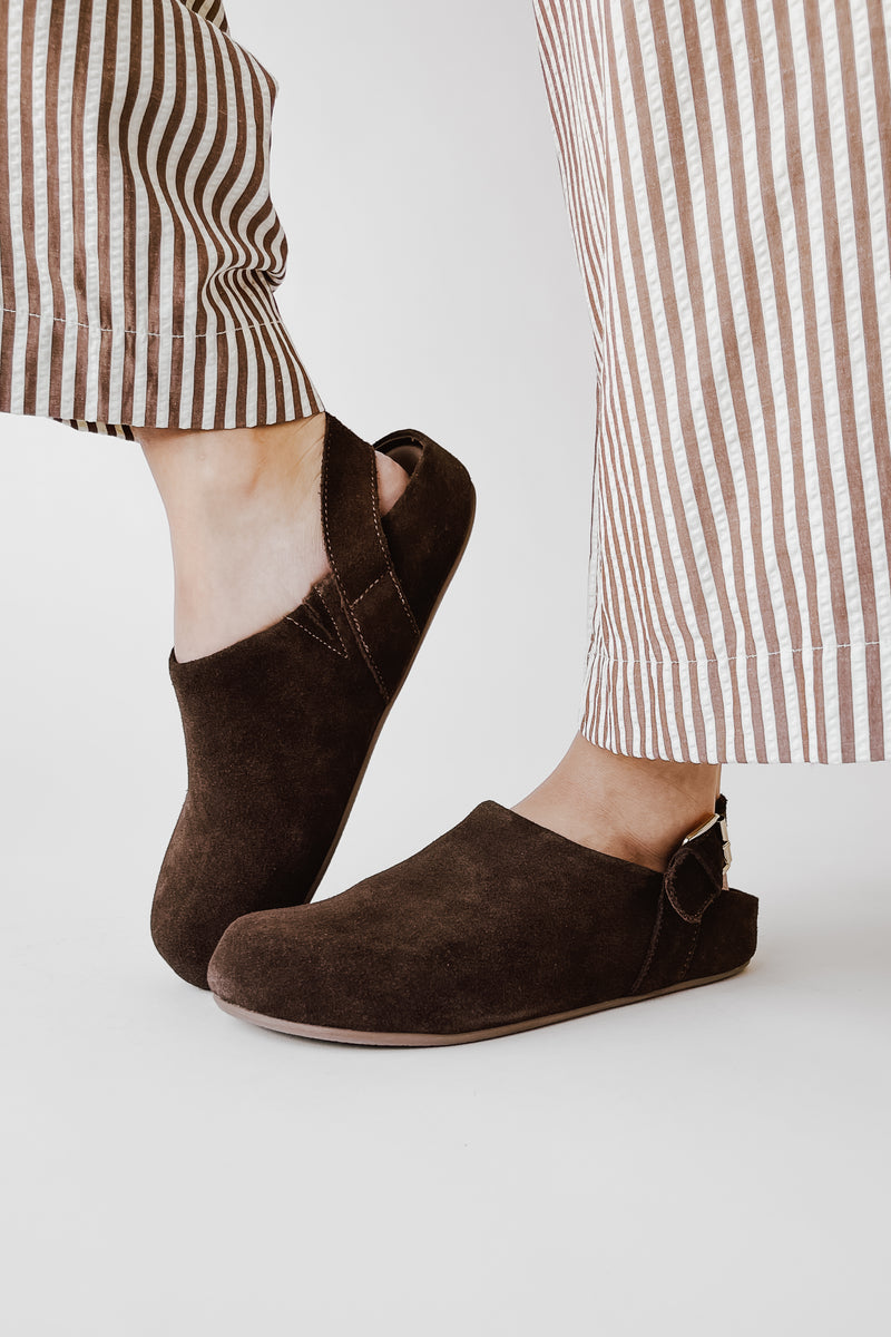 Matisse: Otto Suede Slingback Clog in Choco