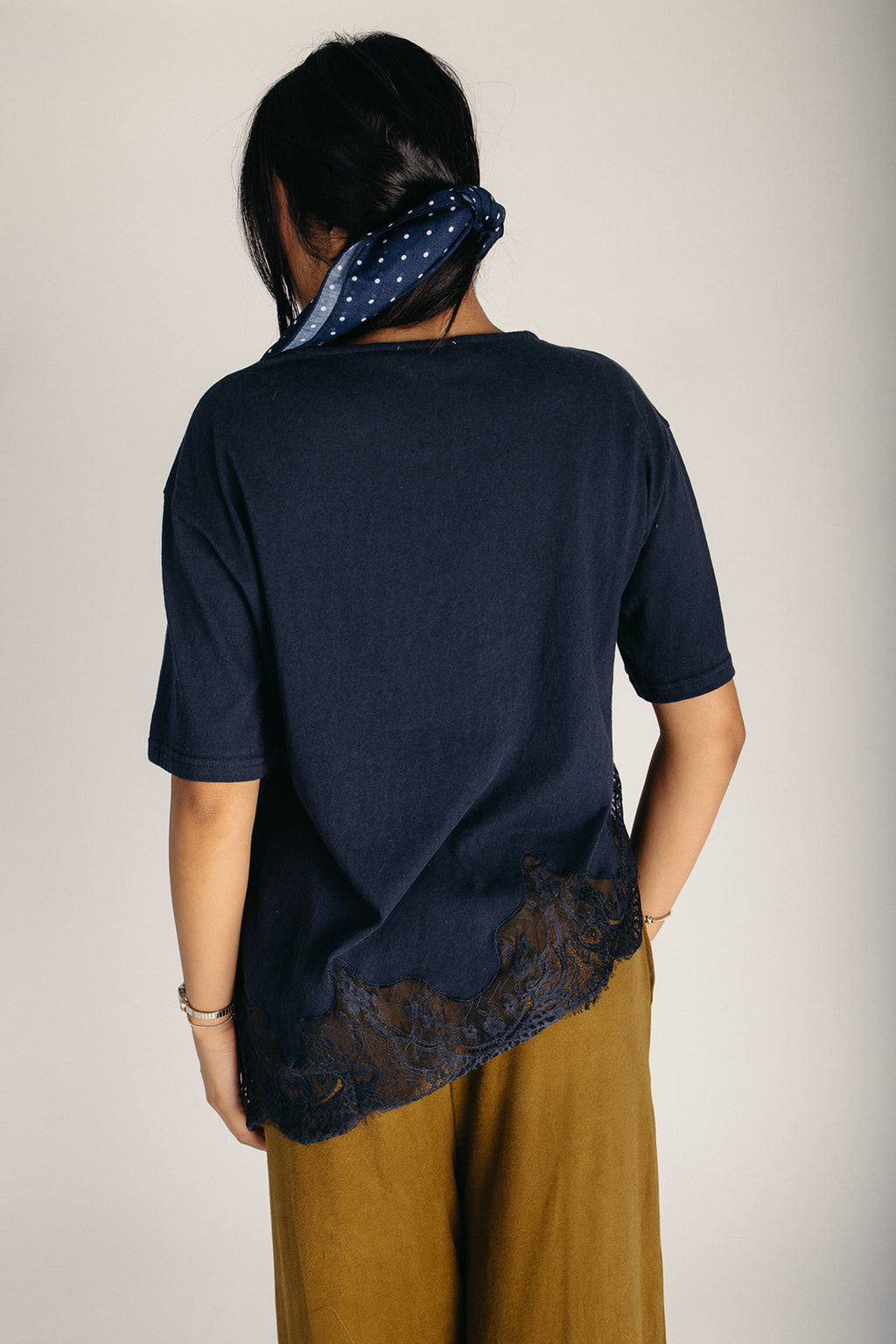 トップス bluelea Hem lace tee The Pulver Lace Hem Tee in Navy – Piper & Scoot