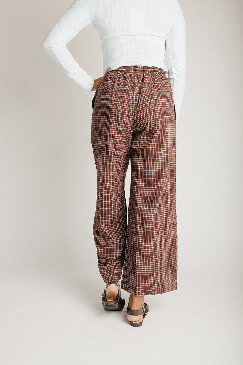 The Jayden Plaid Drawstring Pant in Brown