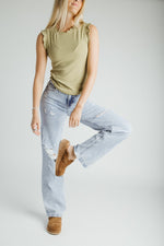 The Runia Straight Leg Jean in Funny Blue