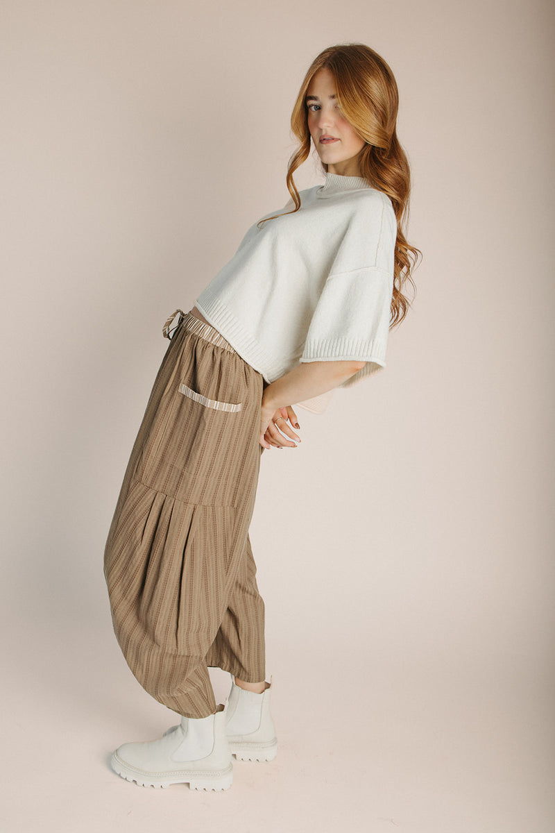 The Clarkston Textured Crop Pant in Olive