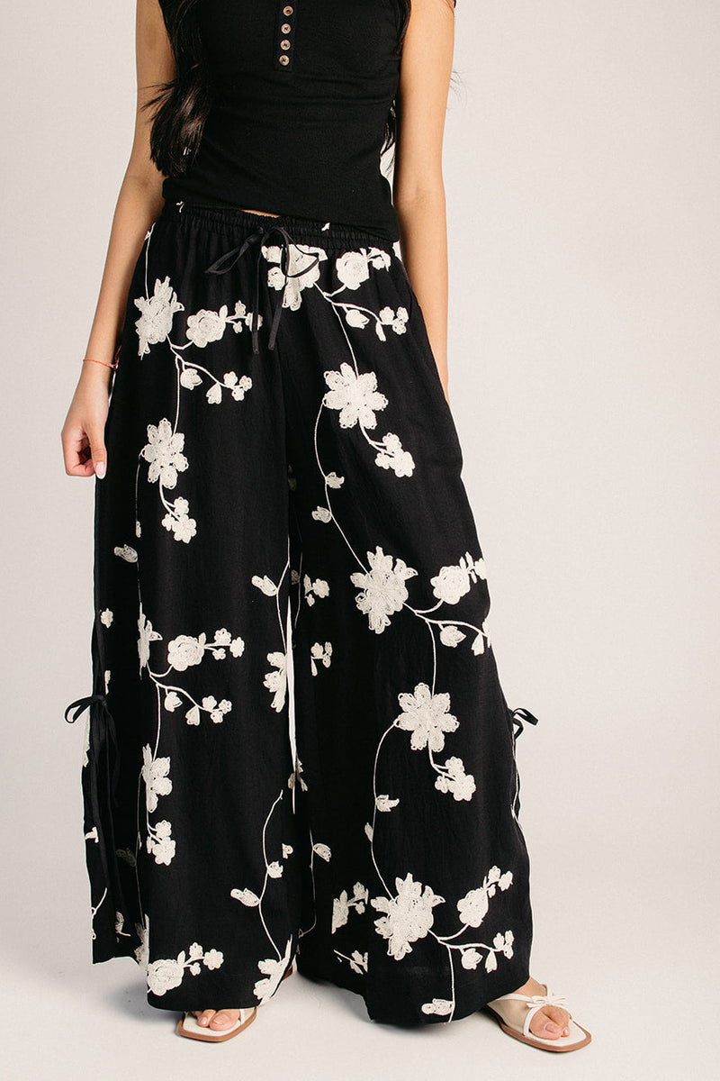 The Basta Embroidered Floral Pant in Black – Piper & Scoot