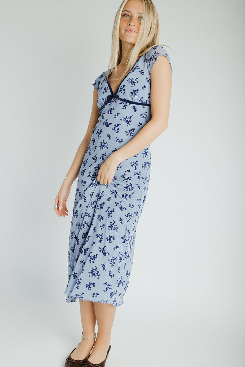 The Sasha Floral V-Neck Midi Dress in Blue