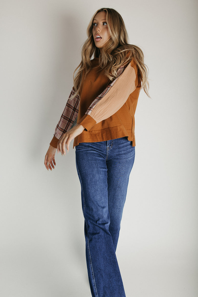 The Britta Contrast Sleeve Pullover in Mocha